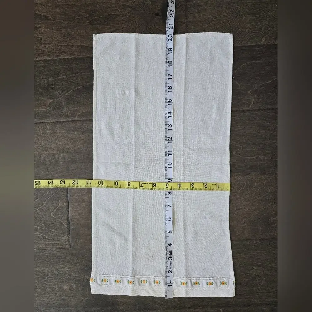 Vintage Embroidered Floral Cream Fingertip Guest Towel 20